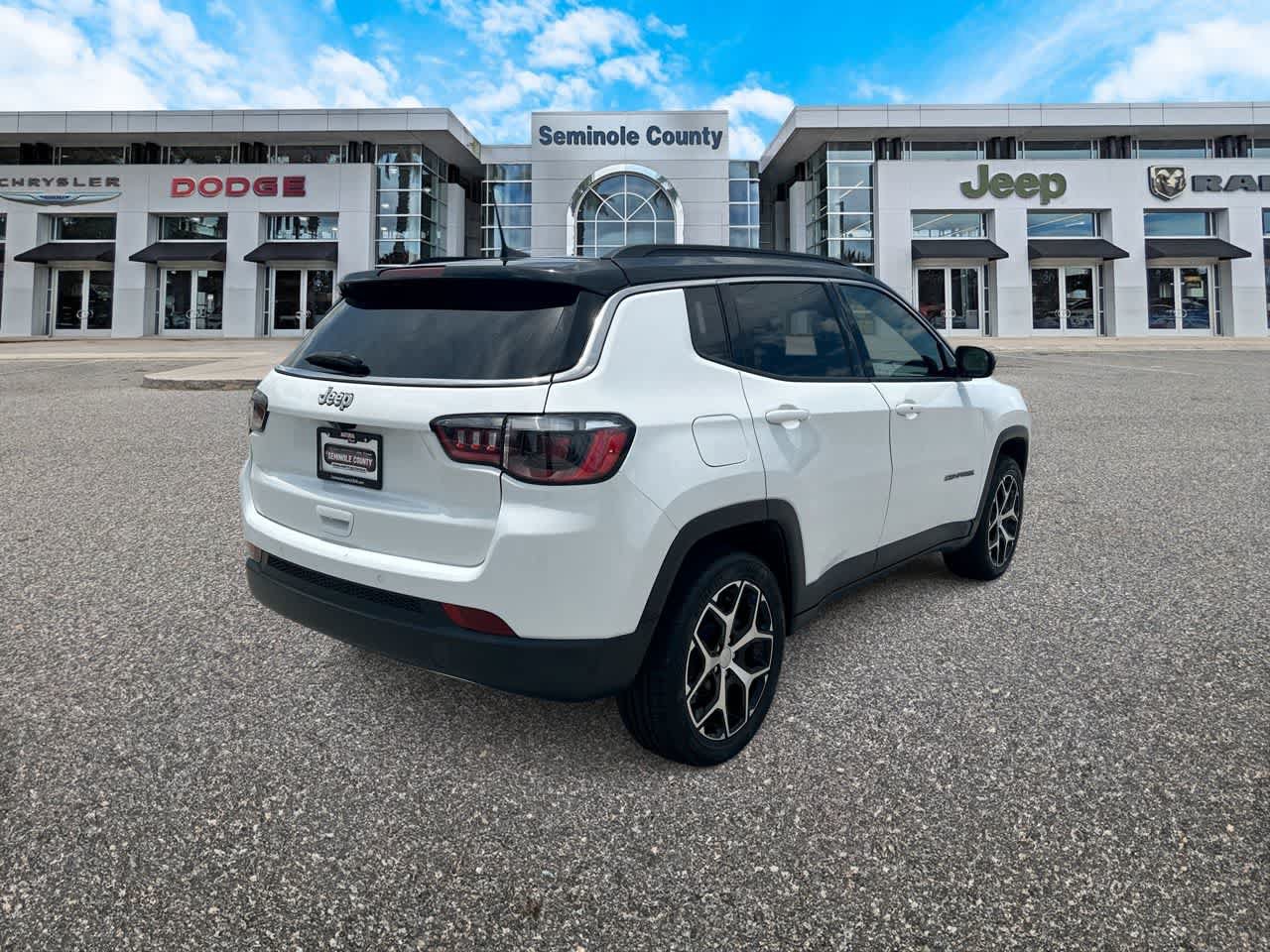 Certified 2024 Jeep Compass Limited AWD/4WD image 8