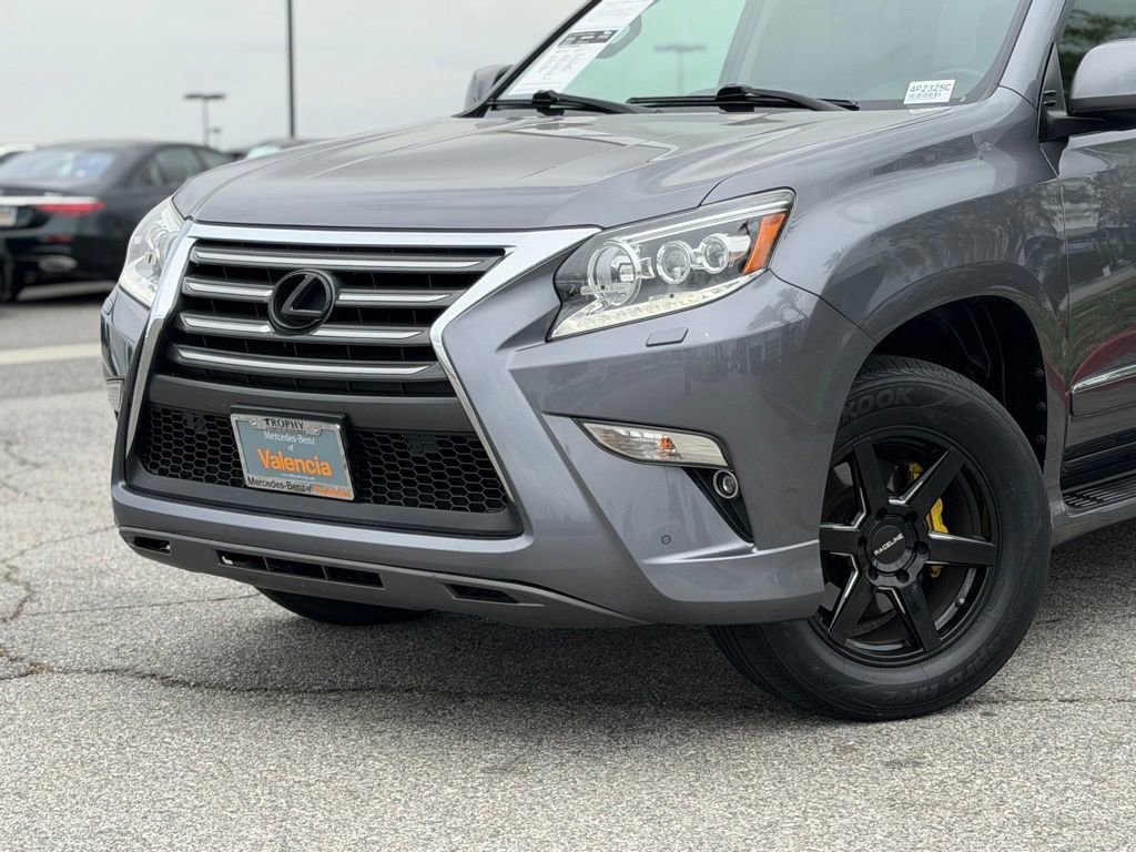 Used 2018 Lexus GX 460 Premium w/ Premium Package image 3