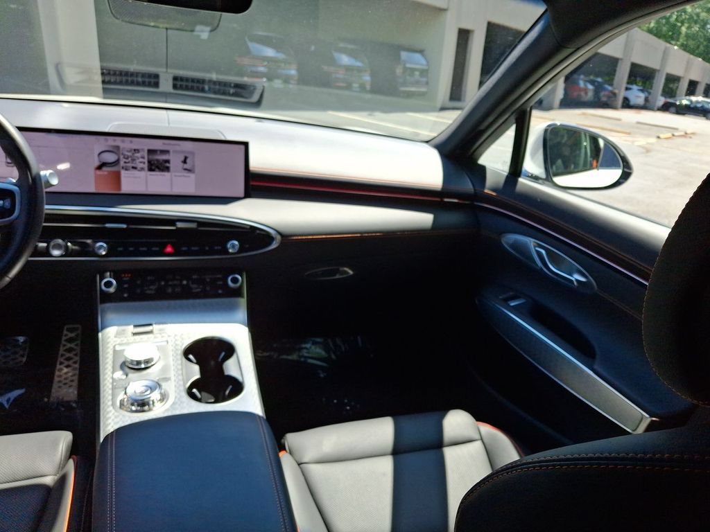 Certified 2026 Genesis GV70 2.5T Sport Prestige AWD/4WD image 11