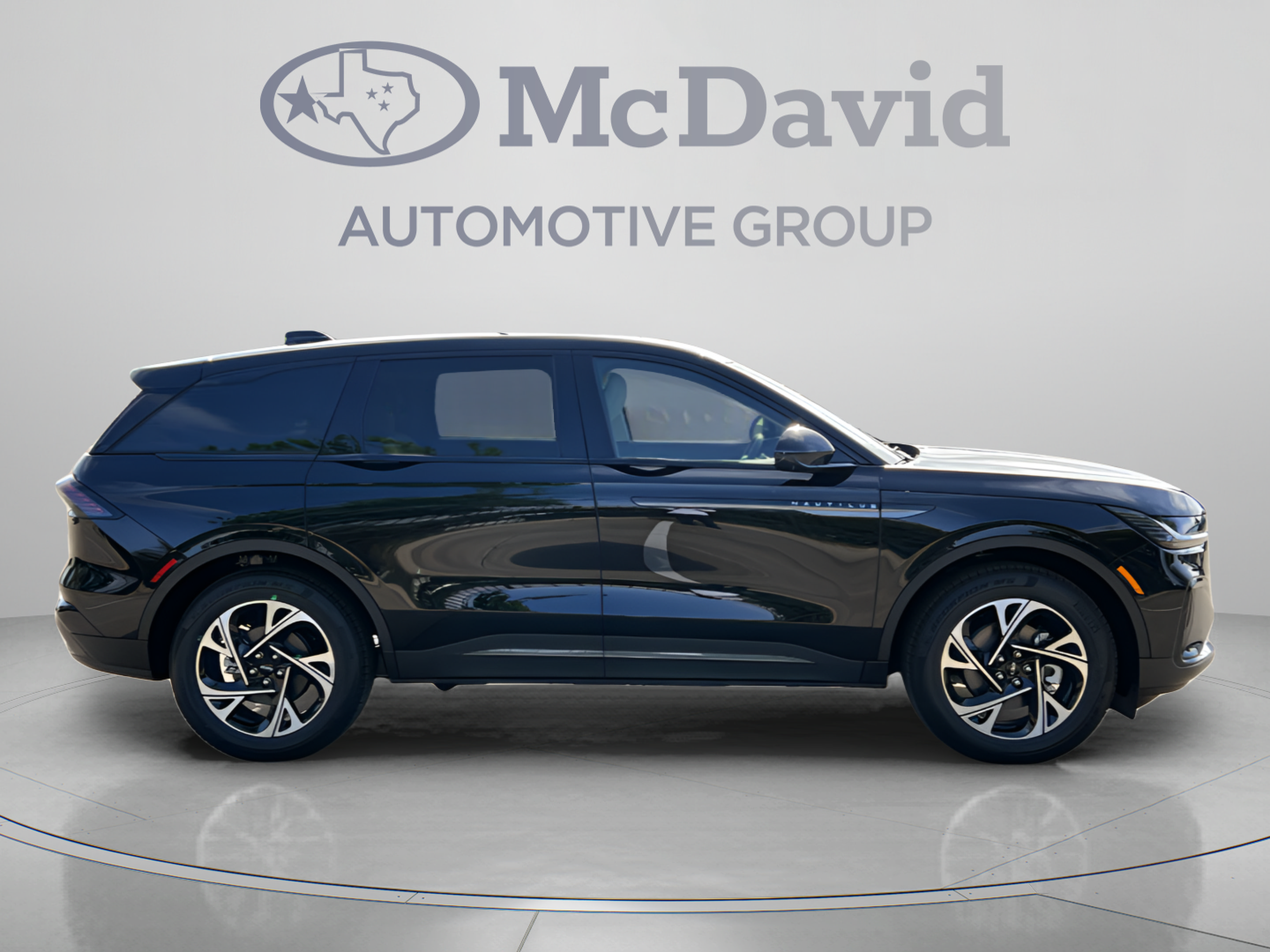 New 2026 Lincoln Nautilus Premier w/ Jet Appearance Package AWD/4WD image 8