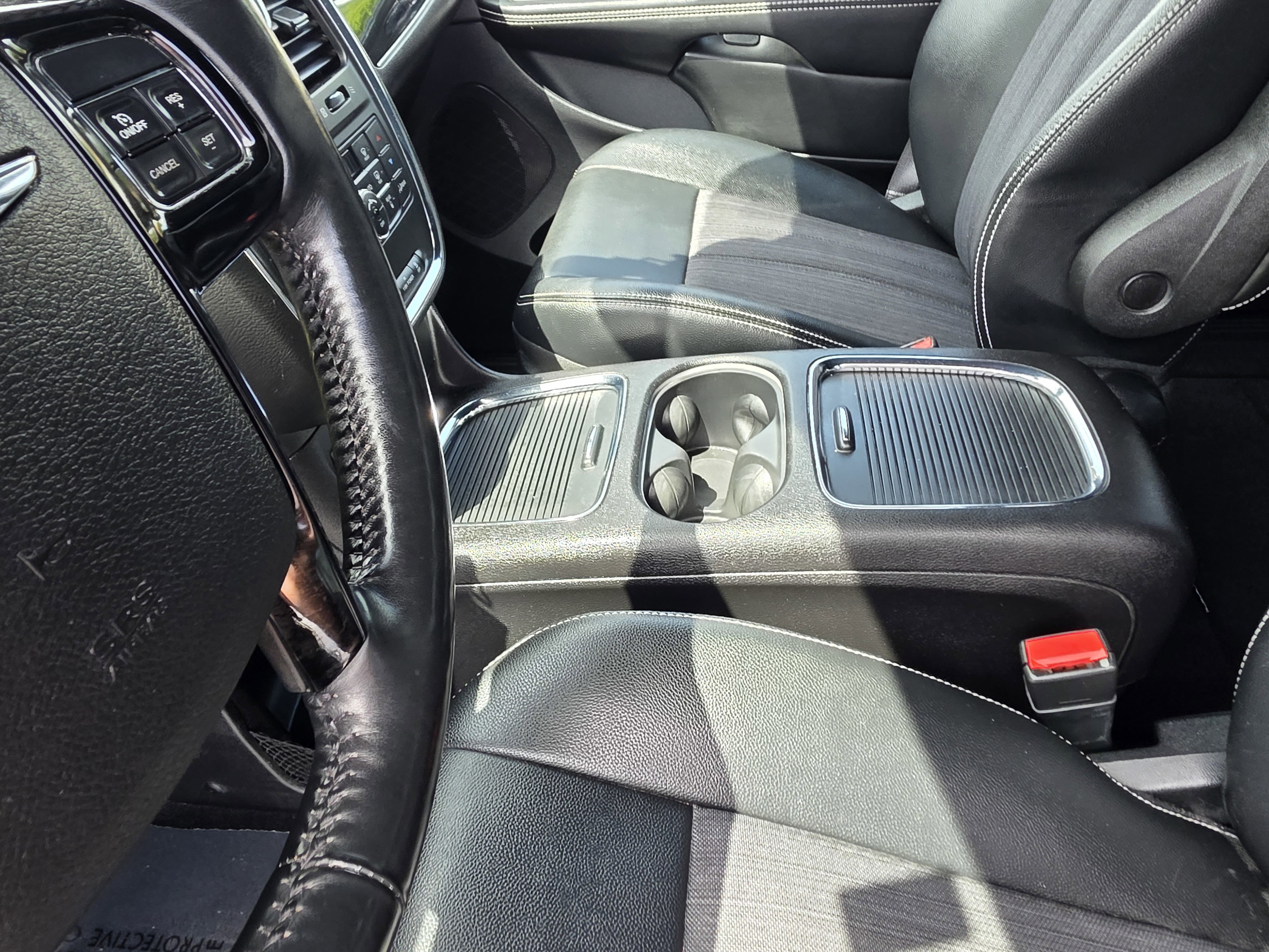 Used 2015 Chrysler Town & Country S w/ Trailer Tow Group FWD image 13