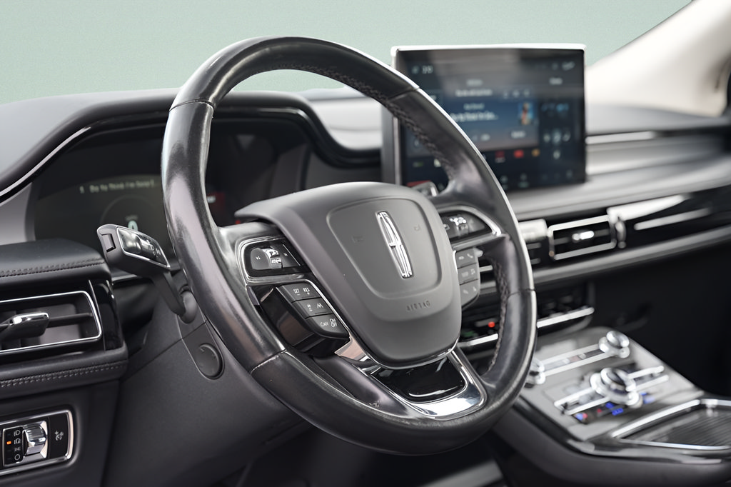 Used 2023 Lincoln Nautilus Reserve AWD/4WD image 28