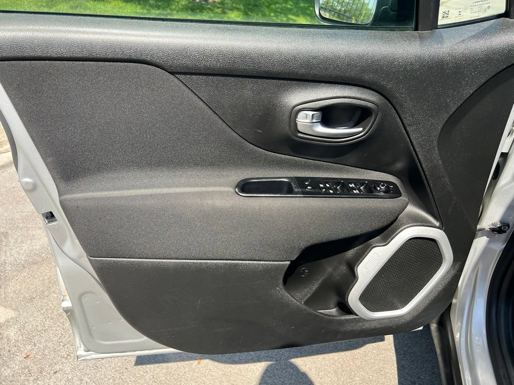 Used 2021 Jeep Renegade Sport AWD/4WD image 17