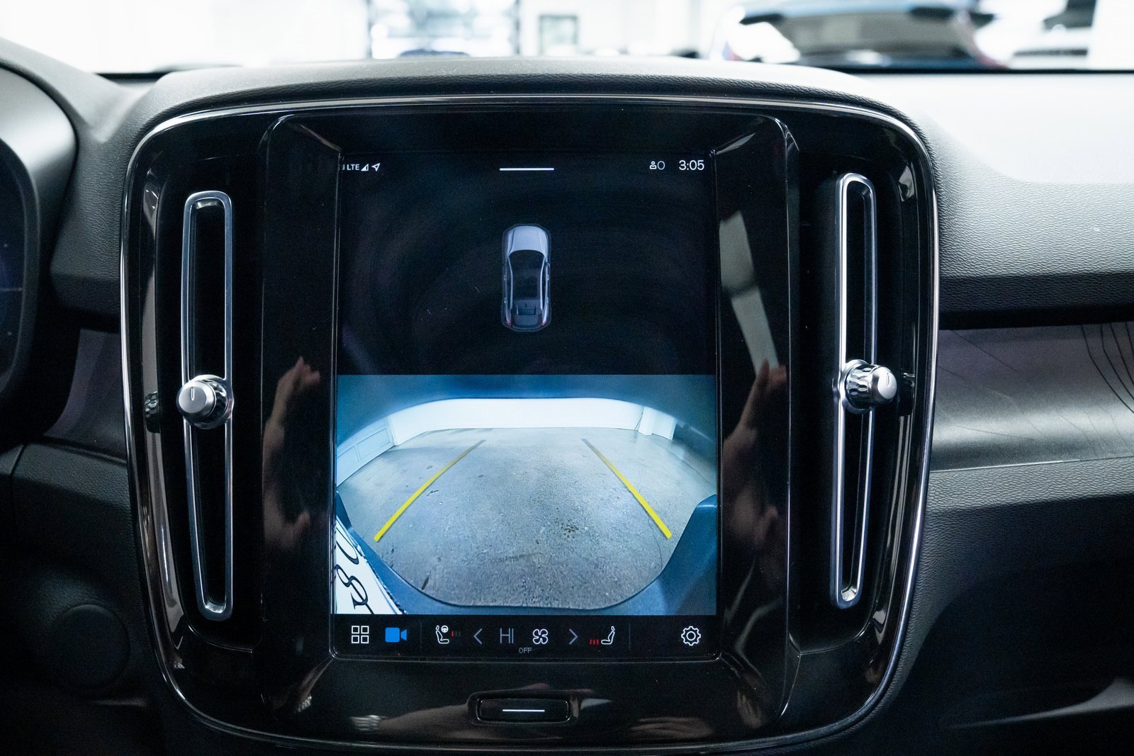 Used 2023 Volvo C40 P8 Recharge Ultimate image 13