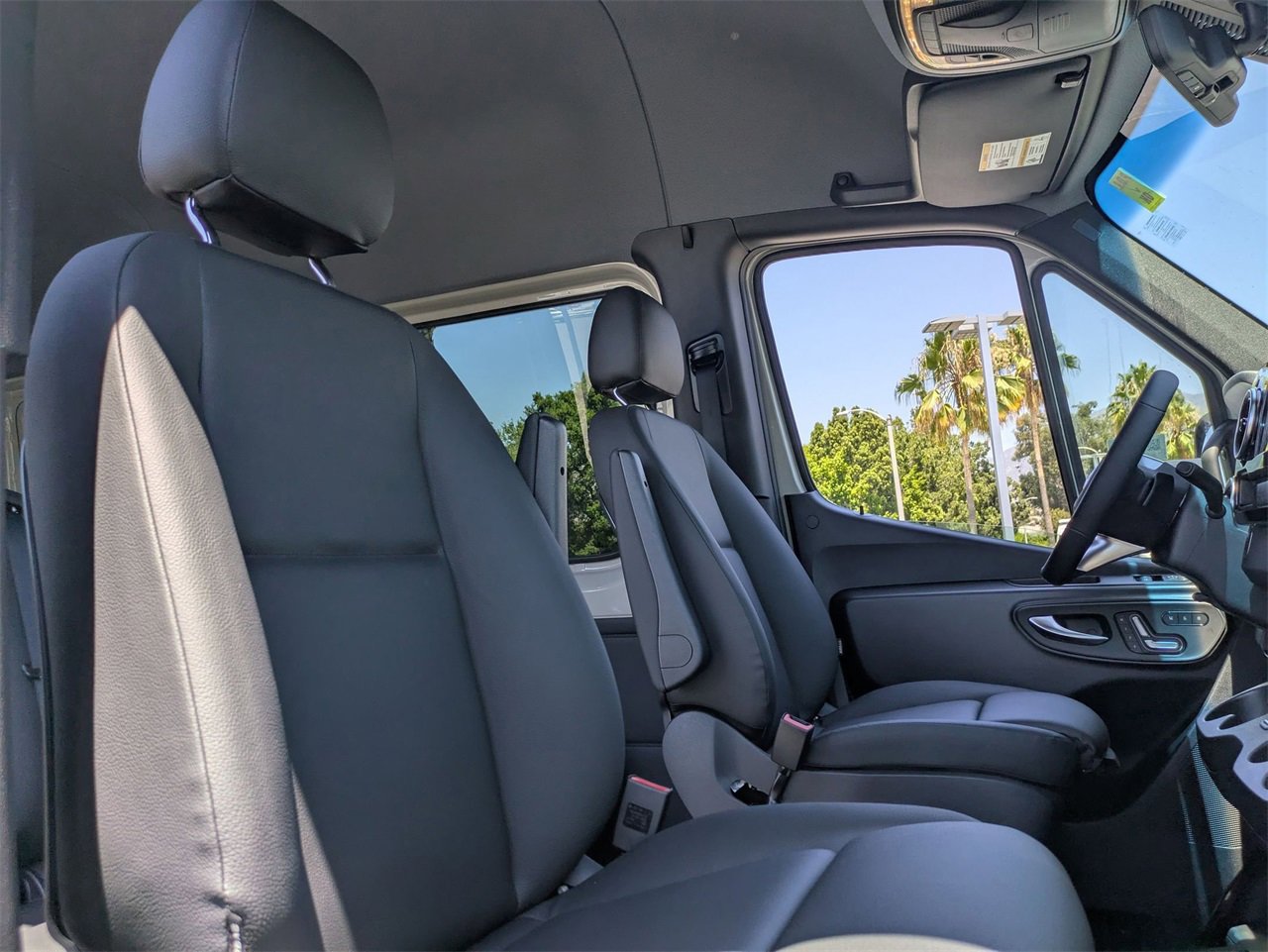 New 2025 Mercedes-Benz Sprinter 2500 image 9