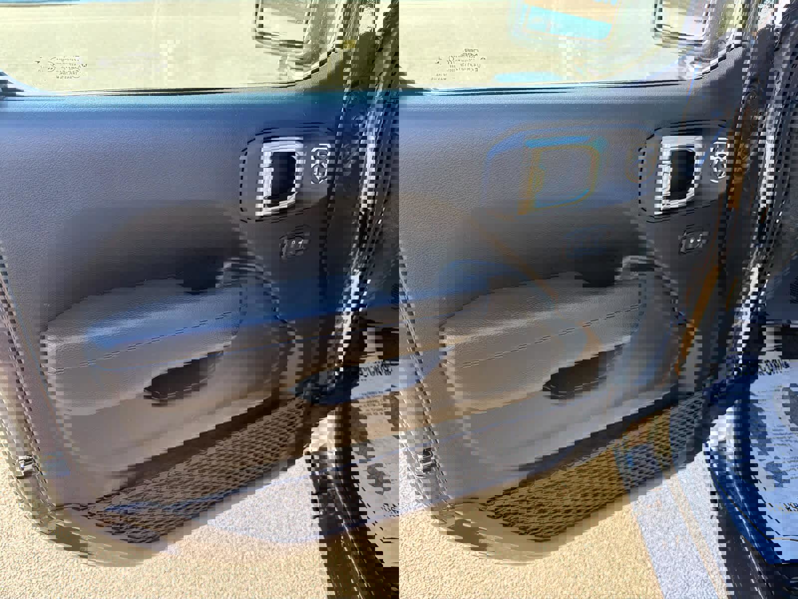 Used 2025 Jeep Wrangler Sport S image 9