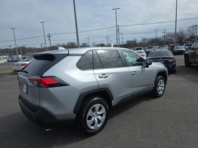 Used 2024 Toyota RAV4 LE image 4