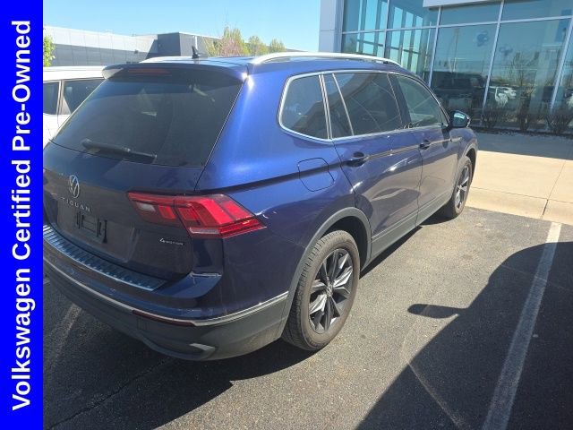 Used 2023 Volkswagen Tiguan SE w/ Panoramic Sunroof Package image 3
