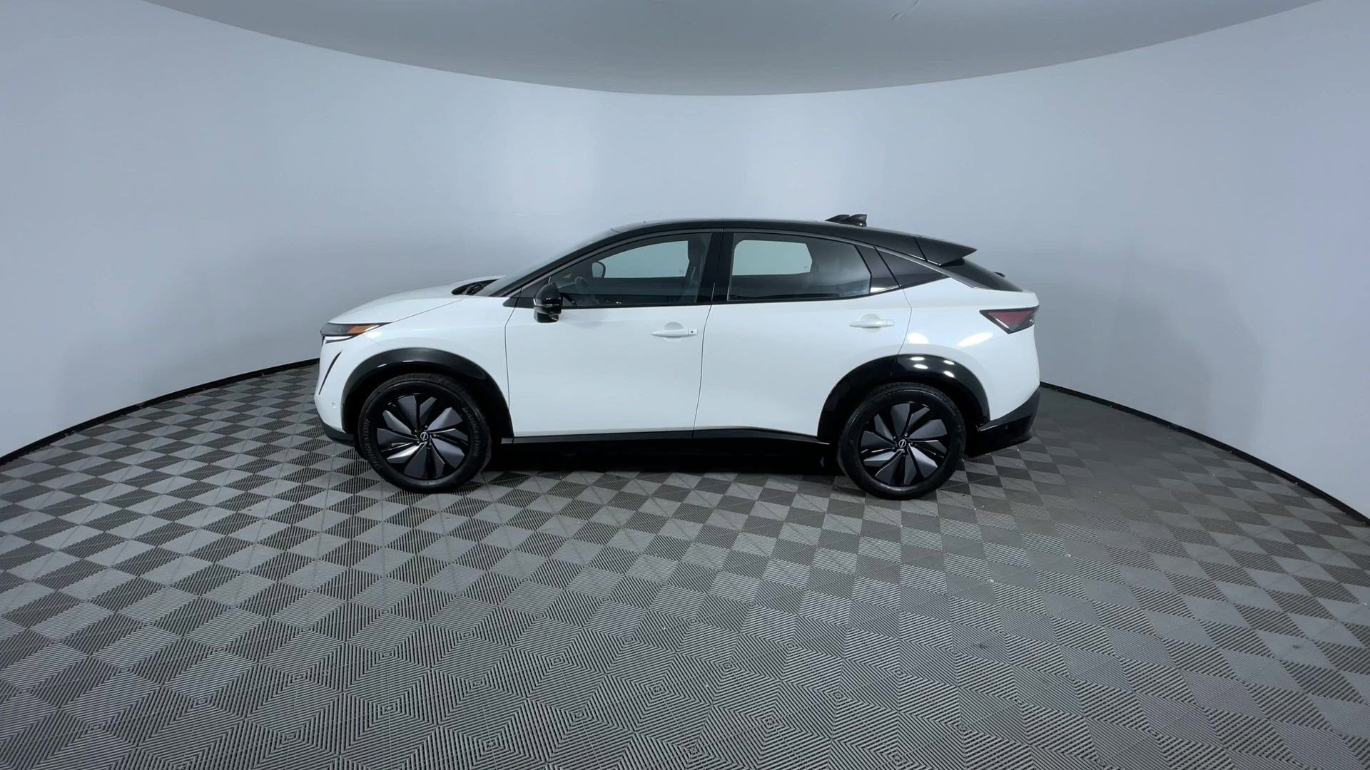 Certified 2024 Nissan Ariya AWD image 5