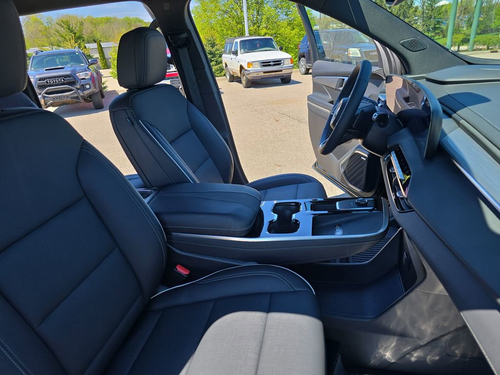 Certified 2025 Buick Enclave Preferred w/ Trailering Package, 5000 lbs. AWD/4WD image 10