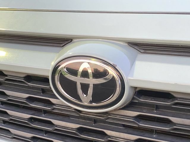 Used 2020 Toyota RAV4 XLE Premium AWD/4WD image 30