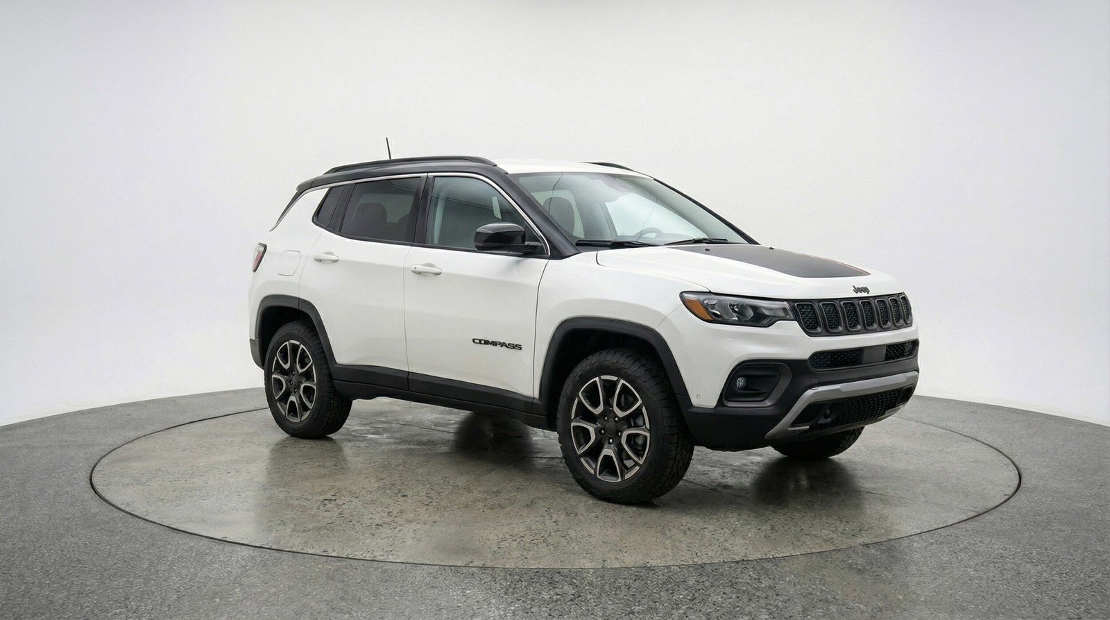 Used 2025 Jeep Compass Trailhawk AWD/4WD image 1