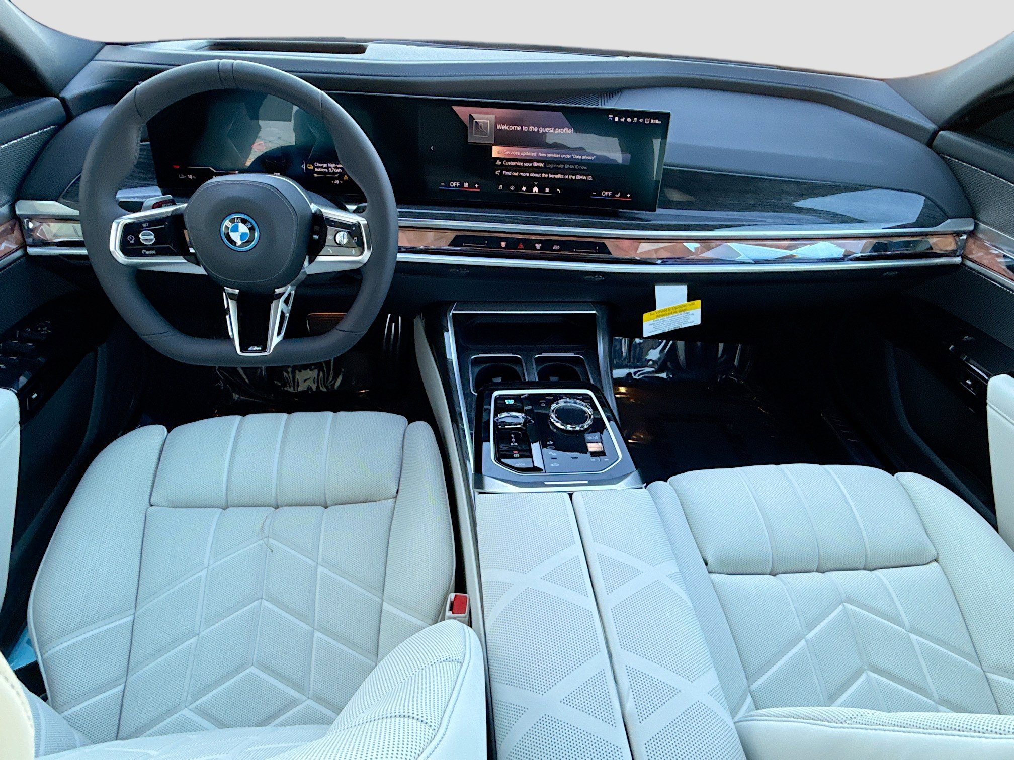 New 2026 BMW i7 xDrive60 w/ Premium Package AWD/4WD image 16