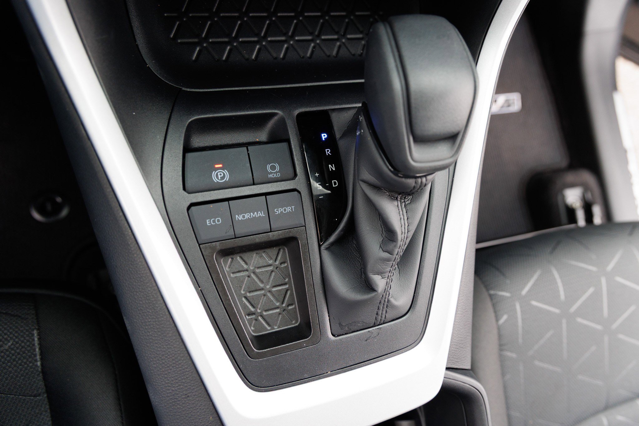 Certified 2025 Toyota RAV4 XLE image 25