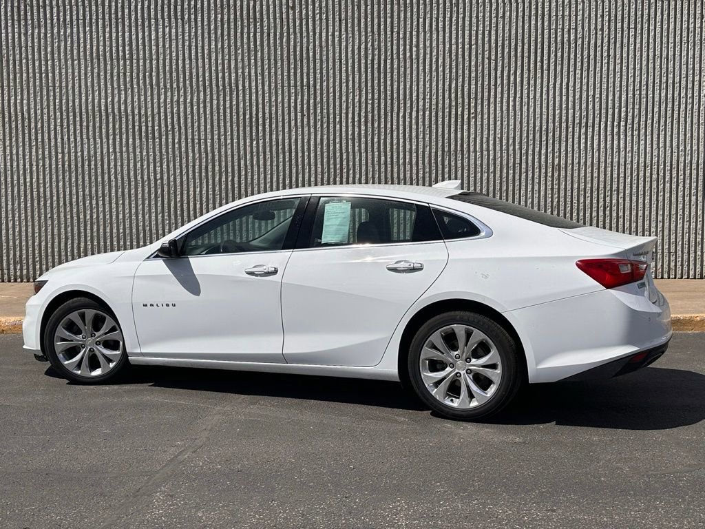 Used 2017 Chevrolet Malibu Premier w/ Driver Confidence Package FWD image 3