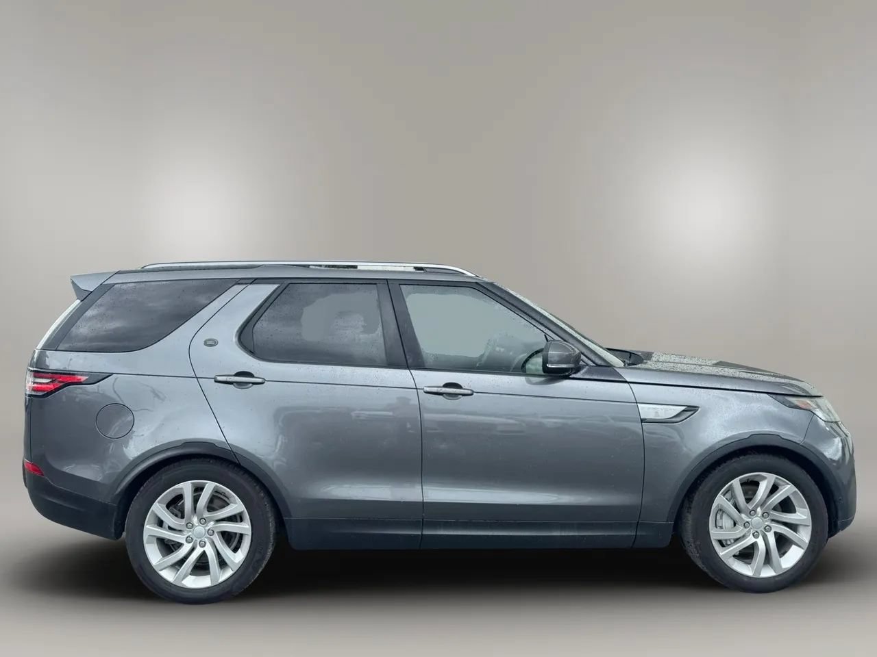 Used 2019 Land Rover Discovery HSE AWD/4WD image 4
