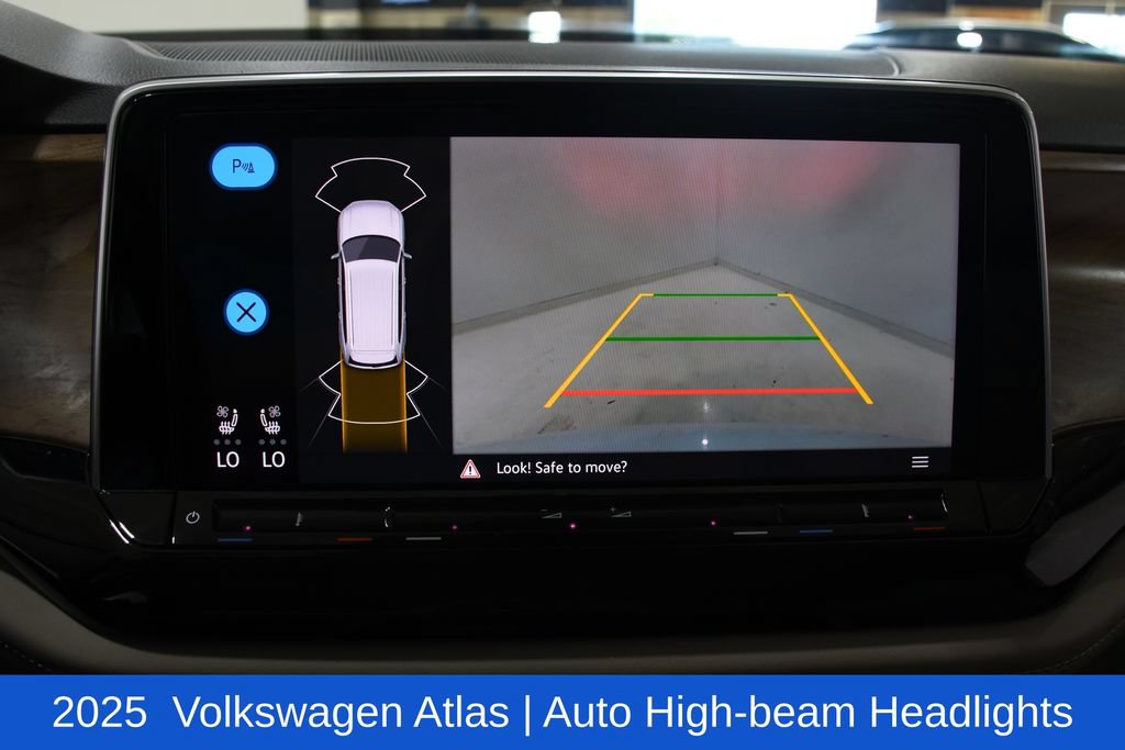 Used 2025 Volkswagen Atlas SE FWD image 20