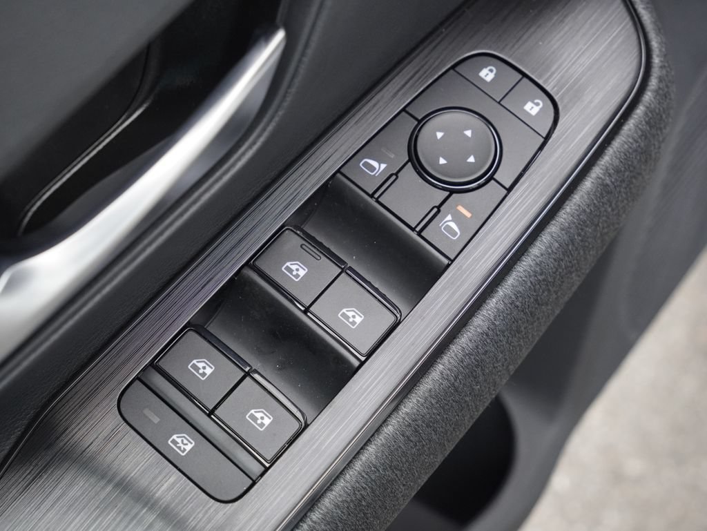 New 2026 Nissan Kicks SV FWD image 9
