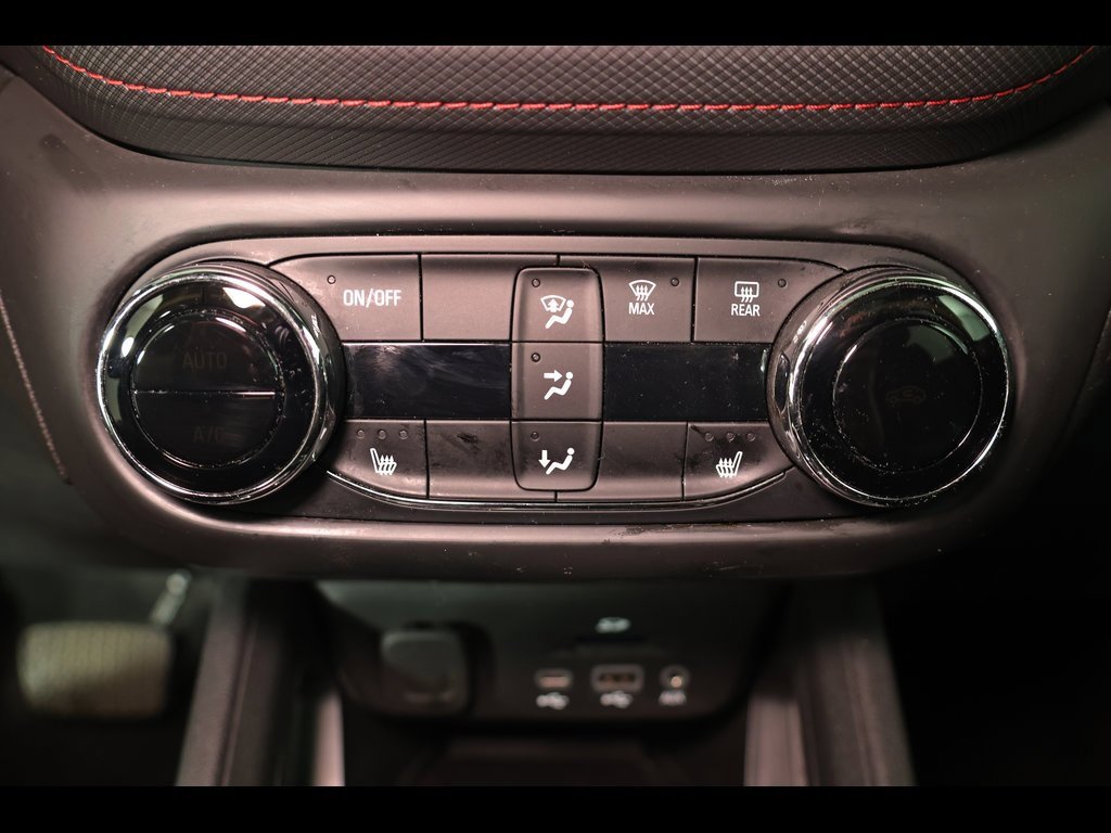 Used 2023 Chevrolet TrailBlazer RS w/ Sun and Liftgate Package image 27