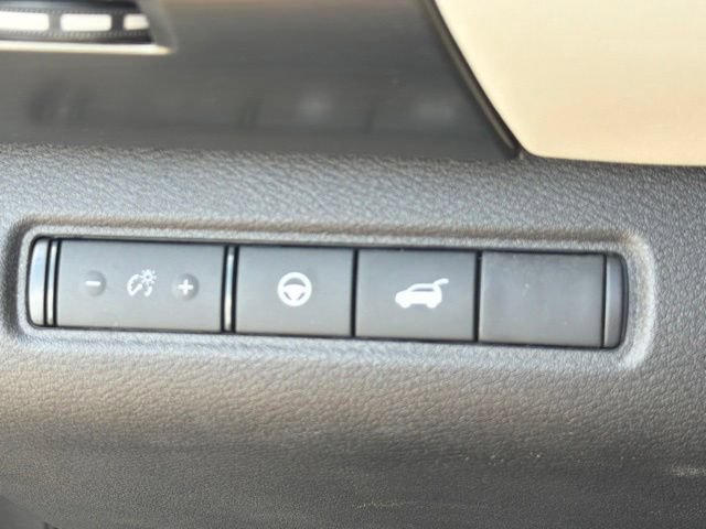 Used 2023 Nissan Pathfinder SL AWD/4WD image 30