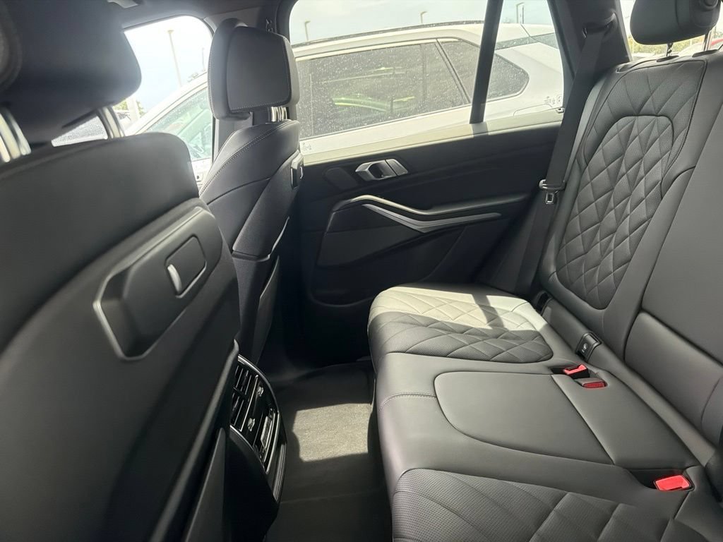 Used 2024 BMW X5 sDrive40i RWD image 3