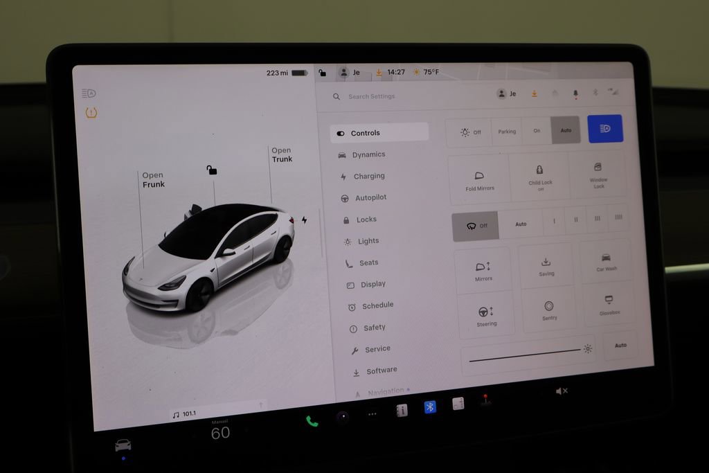 Used 2023 Tesla Model 3 Standard Range RWD image 29