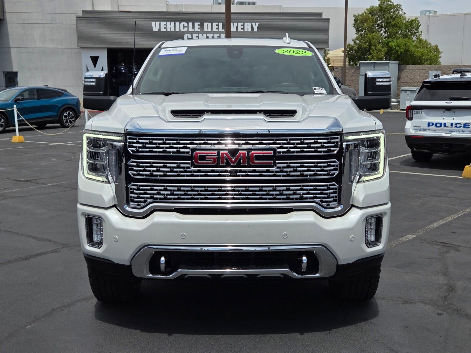 Used 2022 GMC Sierra 3500 Denali w/ Denali Ultimate Package AWD/4WD image 8