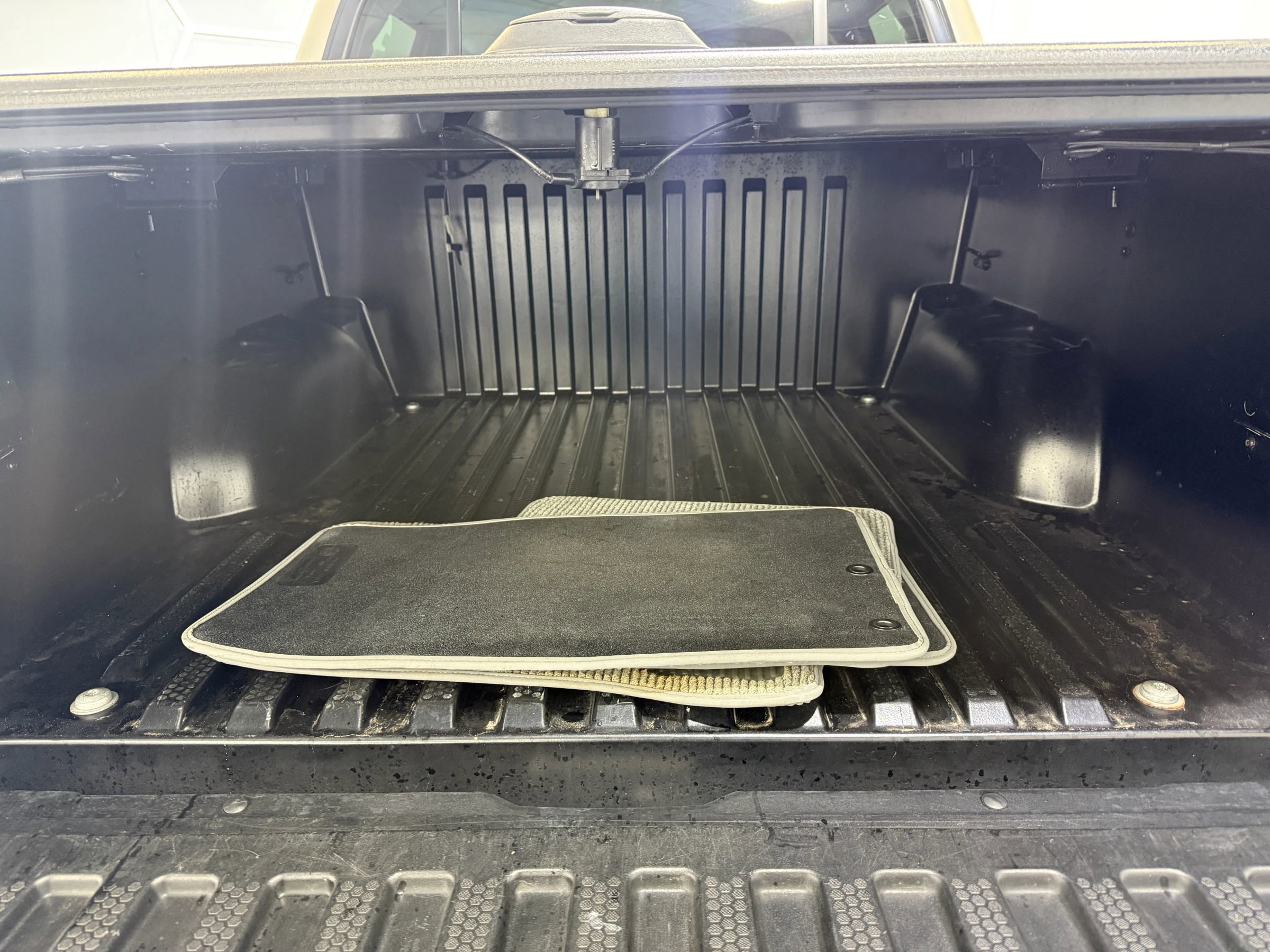 Used 2003 Ford Explorer Sport Trac XLT image 20