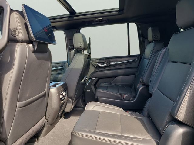 Used 2023 GMC Yukon XL Denali w/ Denali Reserve Package image 11