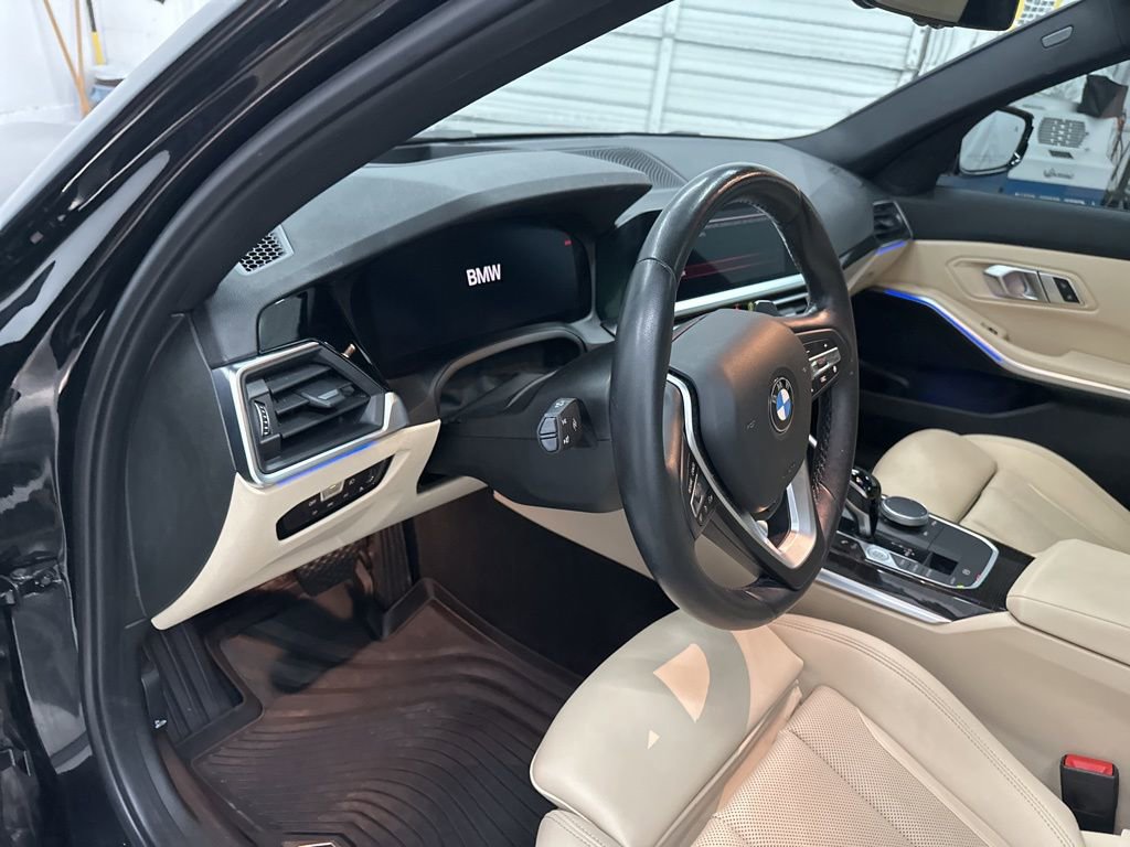 Used 2022 BMW 330i Sedan w/ Premium Package image 9