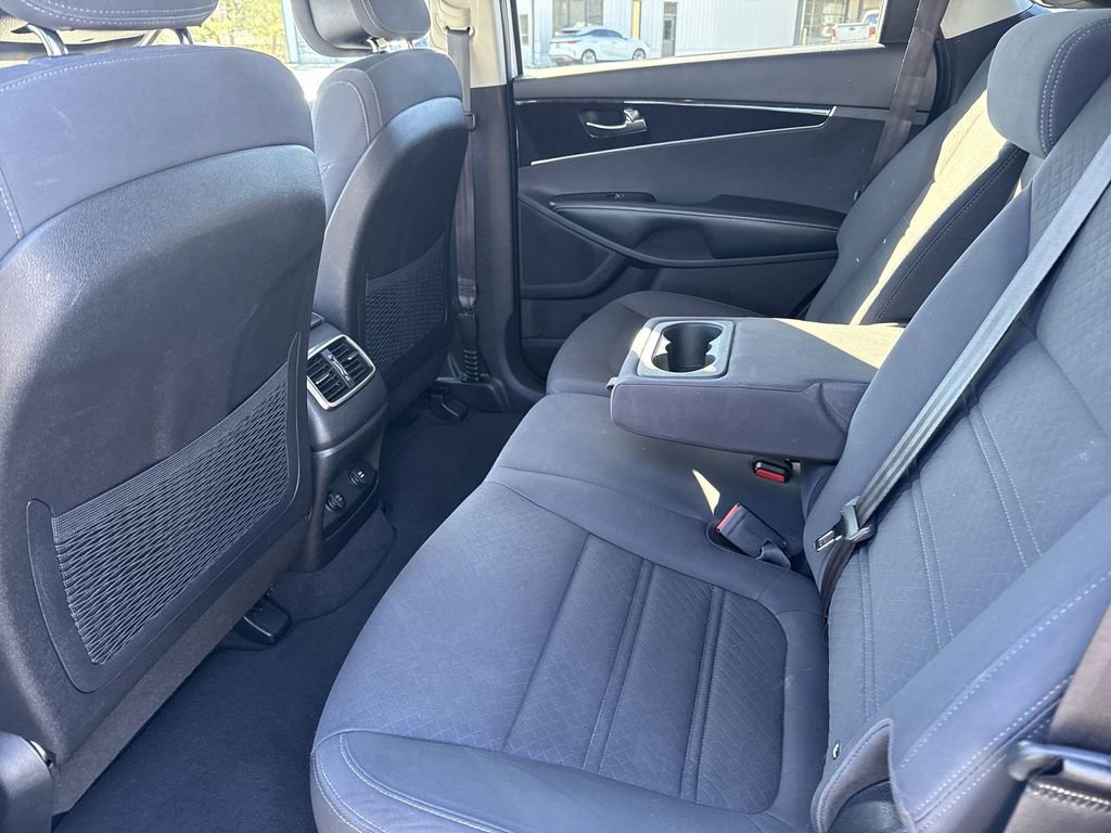 Used 2016 Kia Sorento LX image 26
