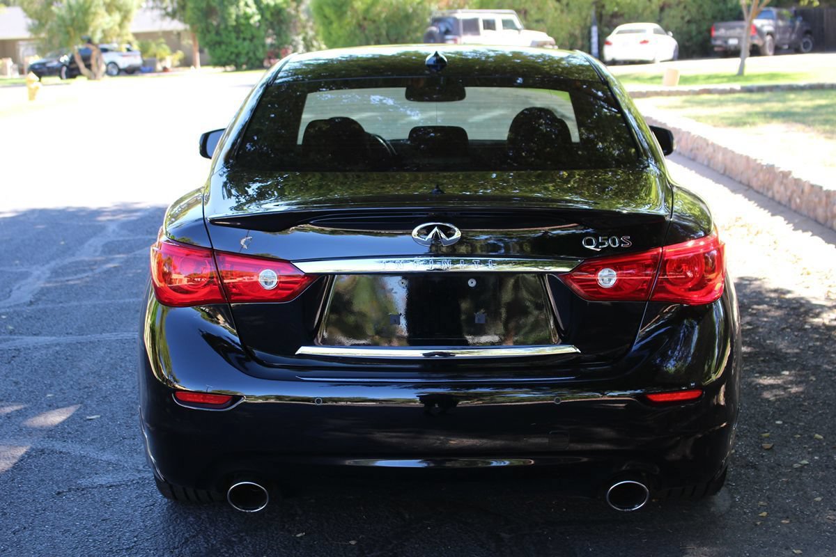 Used 2014 INFINITI Q50 w/ Deluxe Touring Package RWD image 5