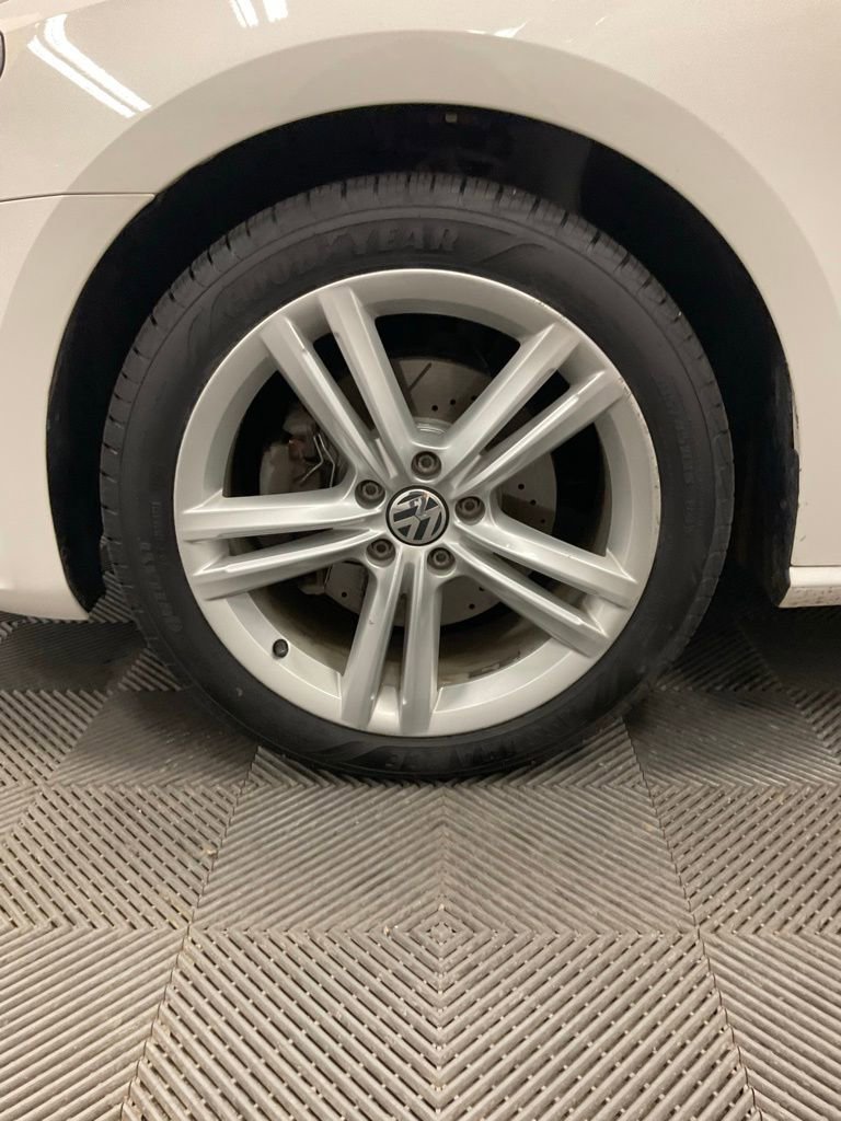 Used 2015 Volkswagen Passat TDI SEL Premium image 9