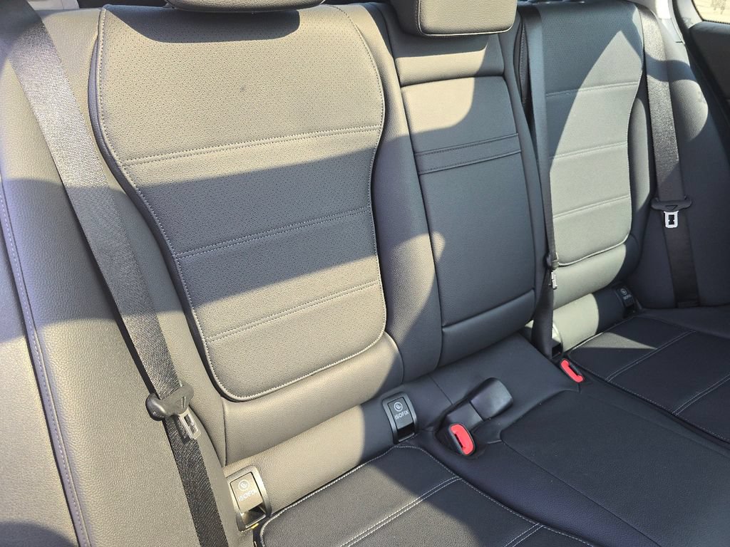 Used 2025 Mercedes-Benz C 300 4MATIC Sedan image 22