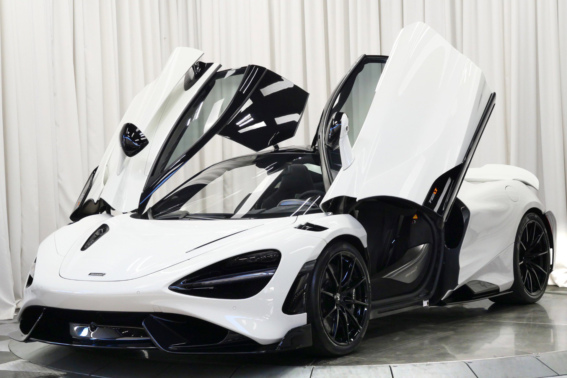 Used 2021 McLaren 765LT image 5