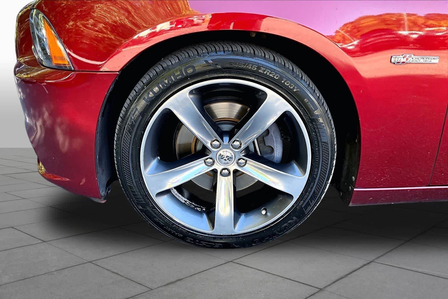 Used 2014 Dodge Charger R/T RWD image 11