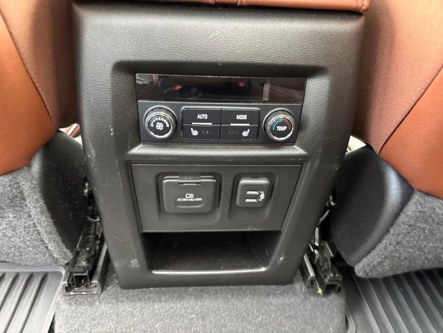 Used 2018 Chevrolet Traverse High Country w/ LPO, 'HIT The Road' Package AWD/4WD image 20