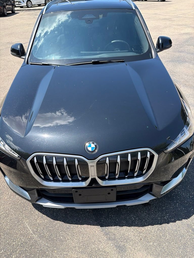 Used 2025 BMW X1 xDrive28i AWD/4WD image 3