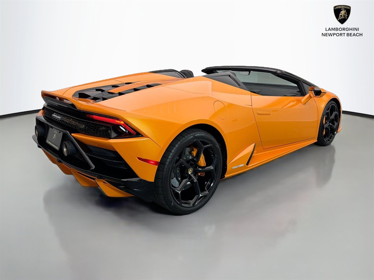 Used 2023 Lamborghini Huracan EVO AWD/4WD image 7