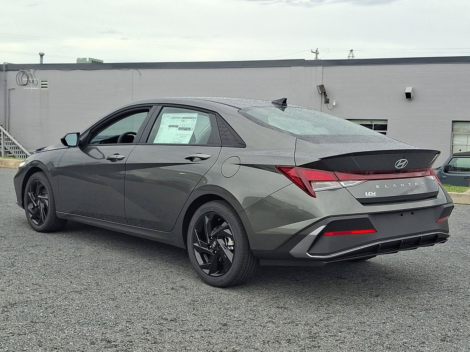 New 2026 Hyundai Elantra SEL Sport FWD image 4