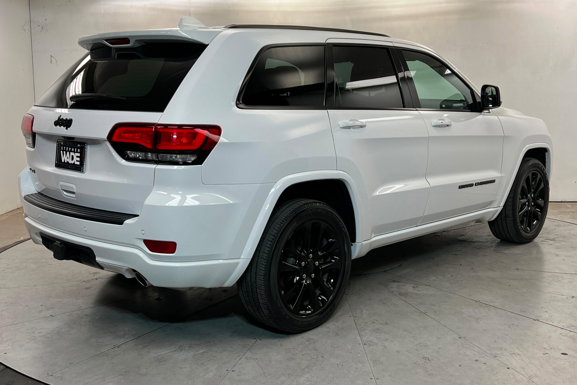 Used 2021 Jeep Grand Cherokee Laredo X image 5