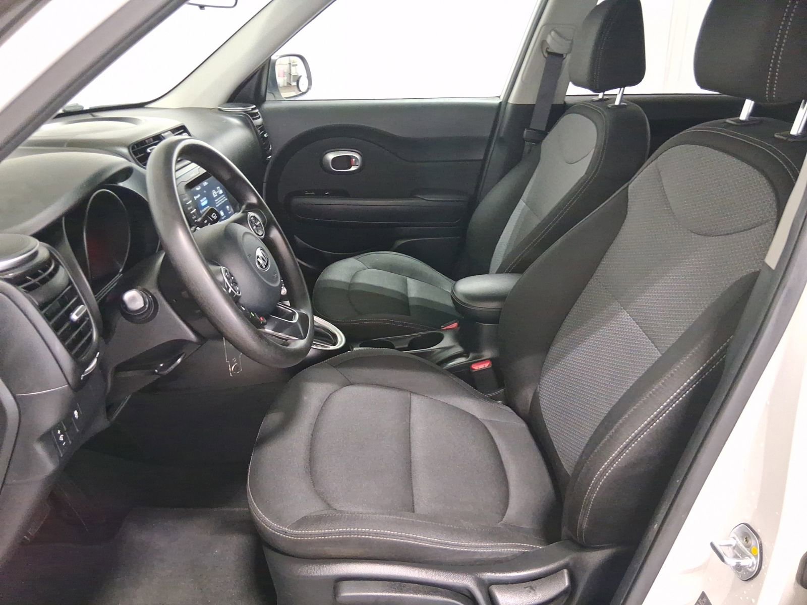 Used 2018 Kia Soul + FWD image 14