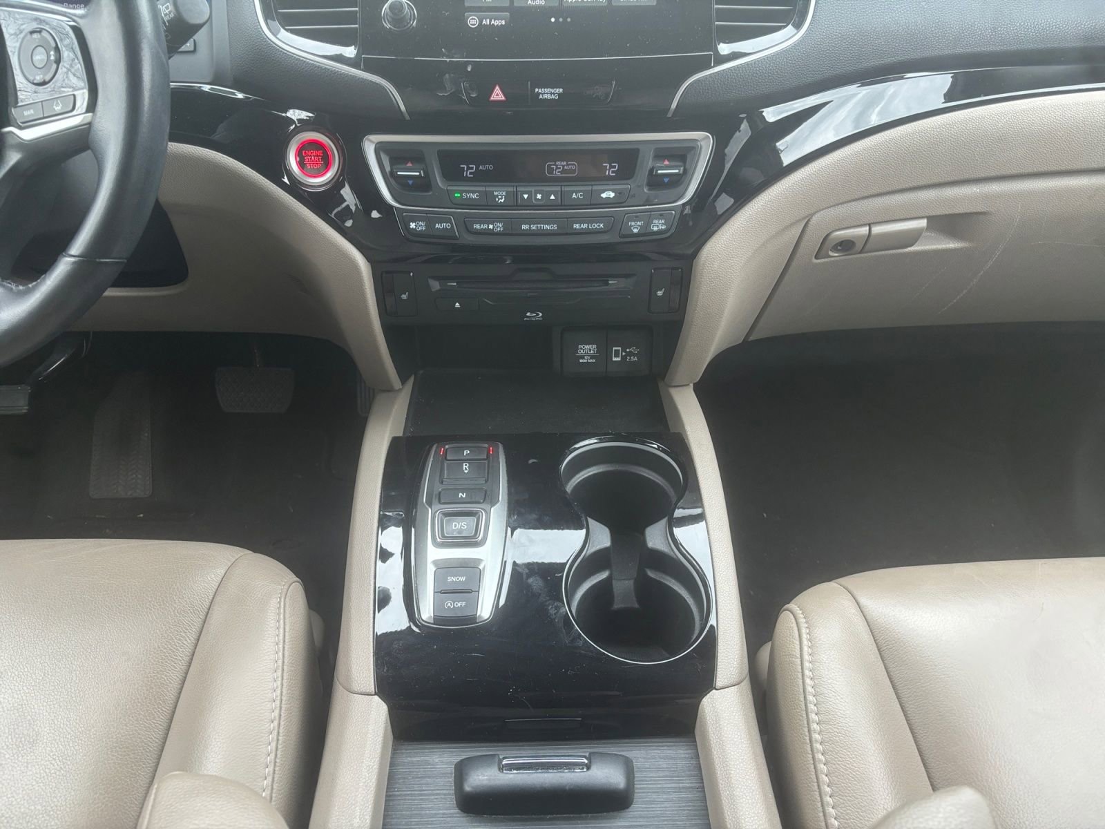 Used 2020 Honda Pilot Touring image 11