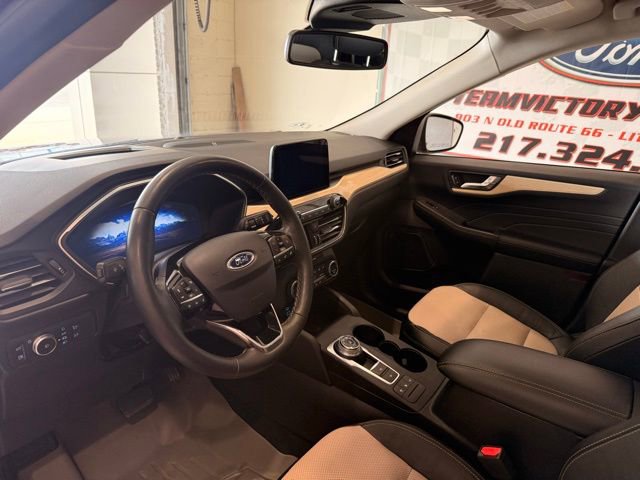 Used 2021 Ford Escape Titanium w/ Titanium Elite Package AWD/4WD image 12