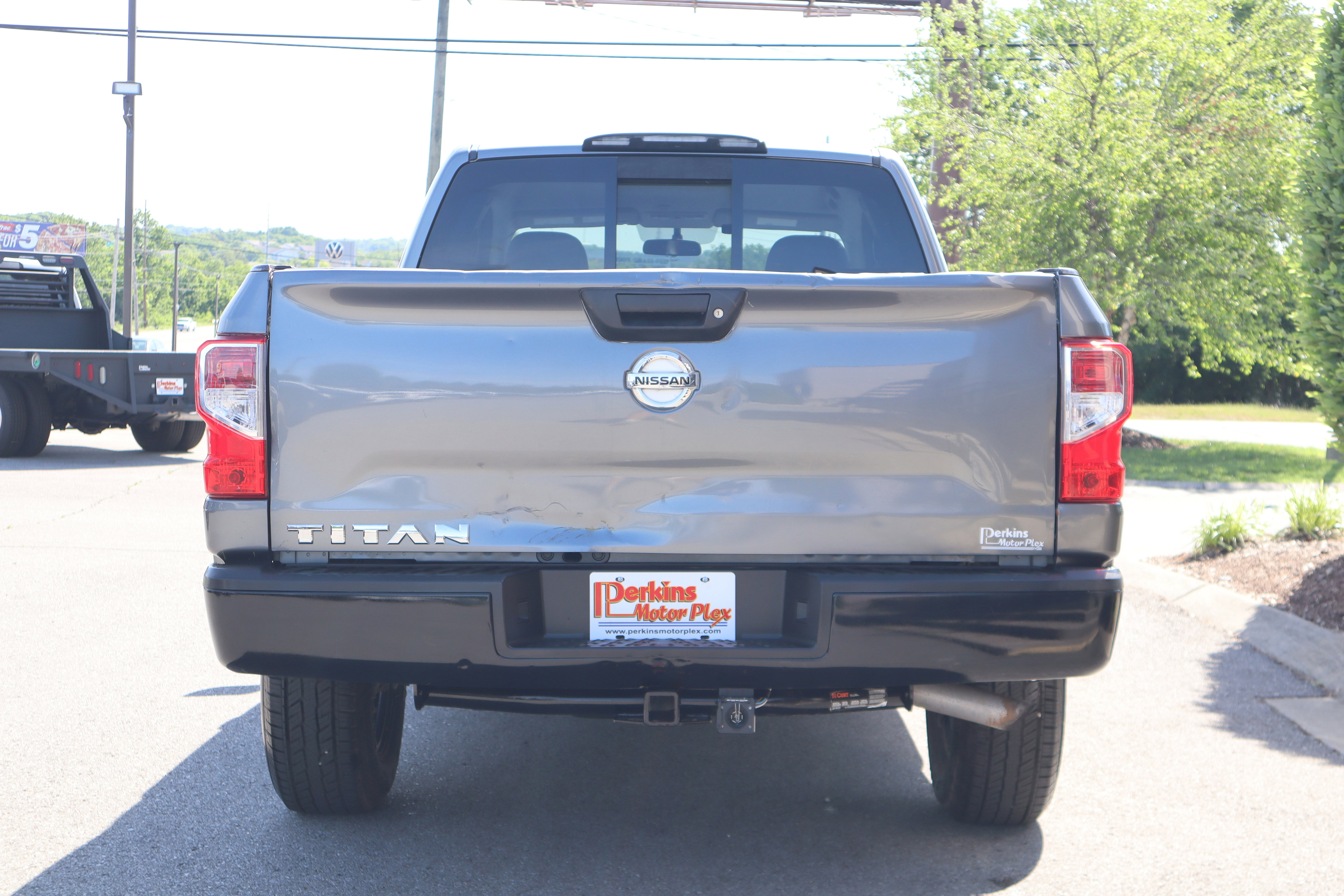 Used 2017 Nissan Titan S RWD image 8