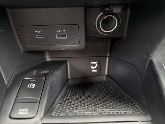 Used 2021 Nissan Kicks SR w/ SR Premium Package image 27