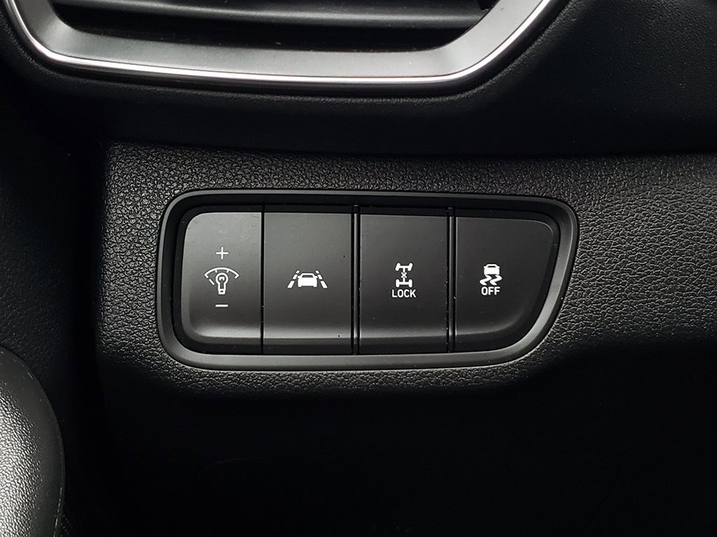 Used 2020 Hyundai Santa Fe SE image 27