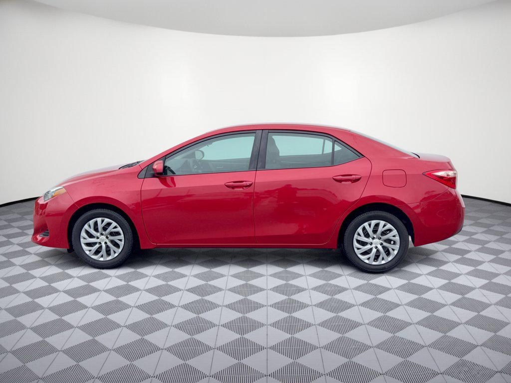 Used 2019 Toyota Corolla LE FWD image 2