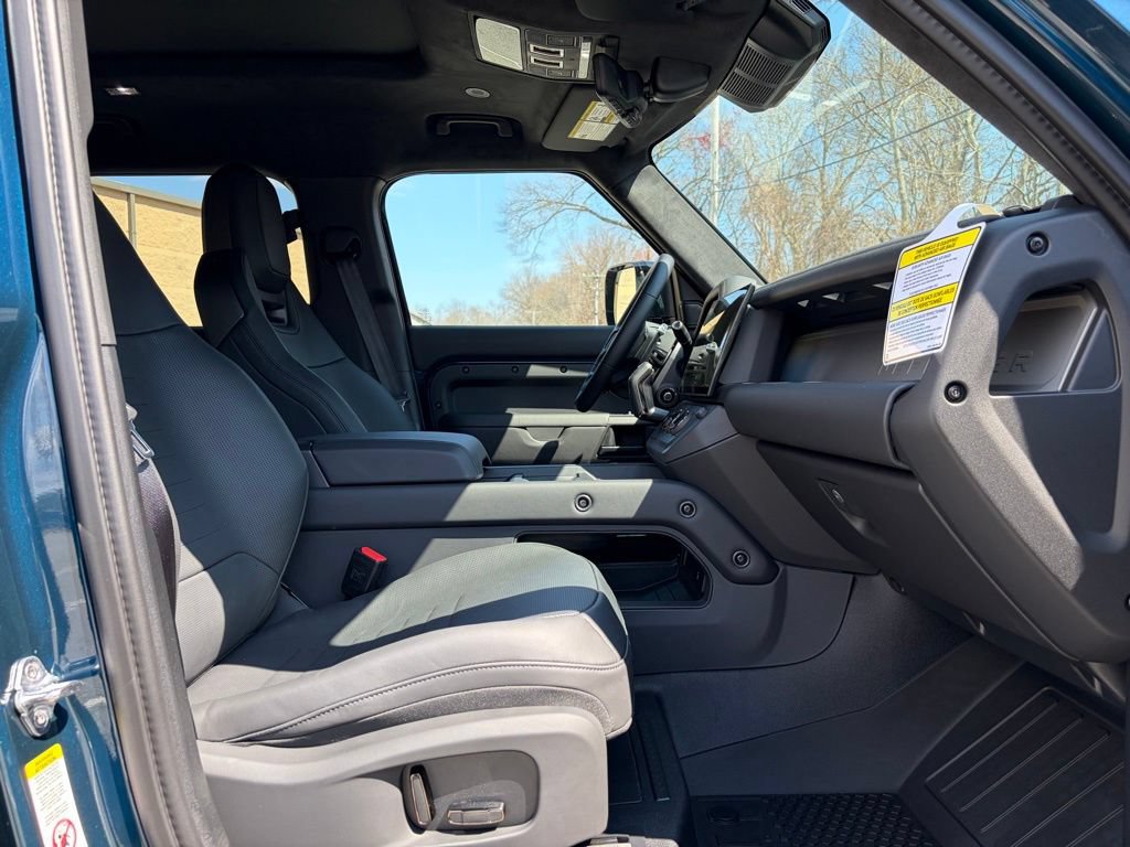 New 2026 Land Rover Defender 110 AWD/4WD image 15