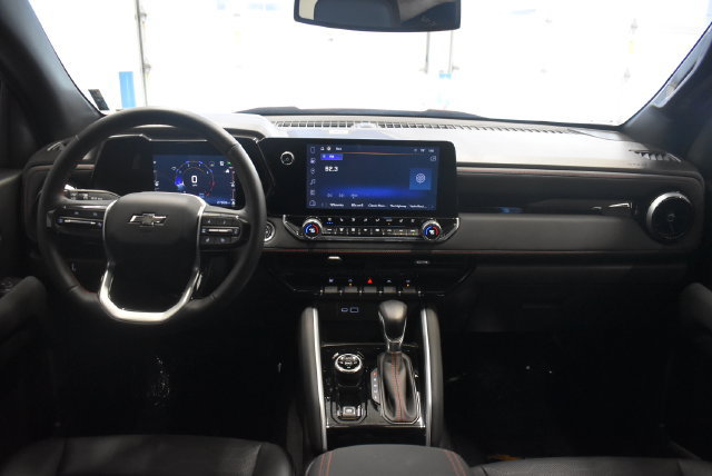 Used 2023 Chevrolet Colorado Z71 w/ Z71 Convenience Package 2 AWD/4WD image 5